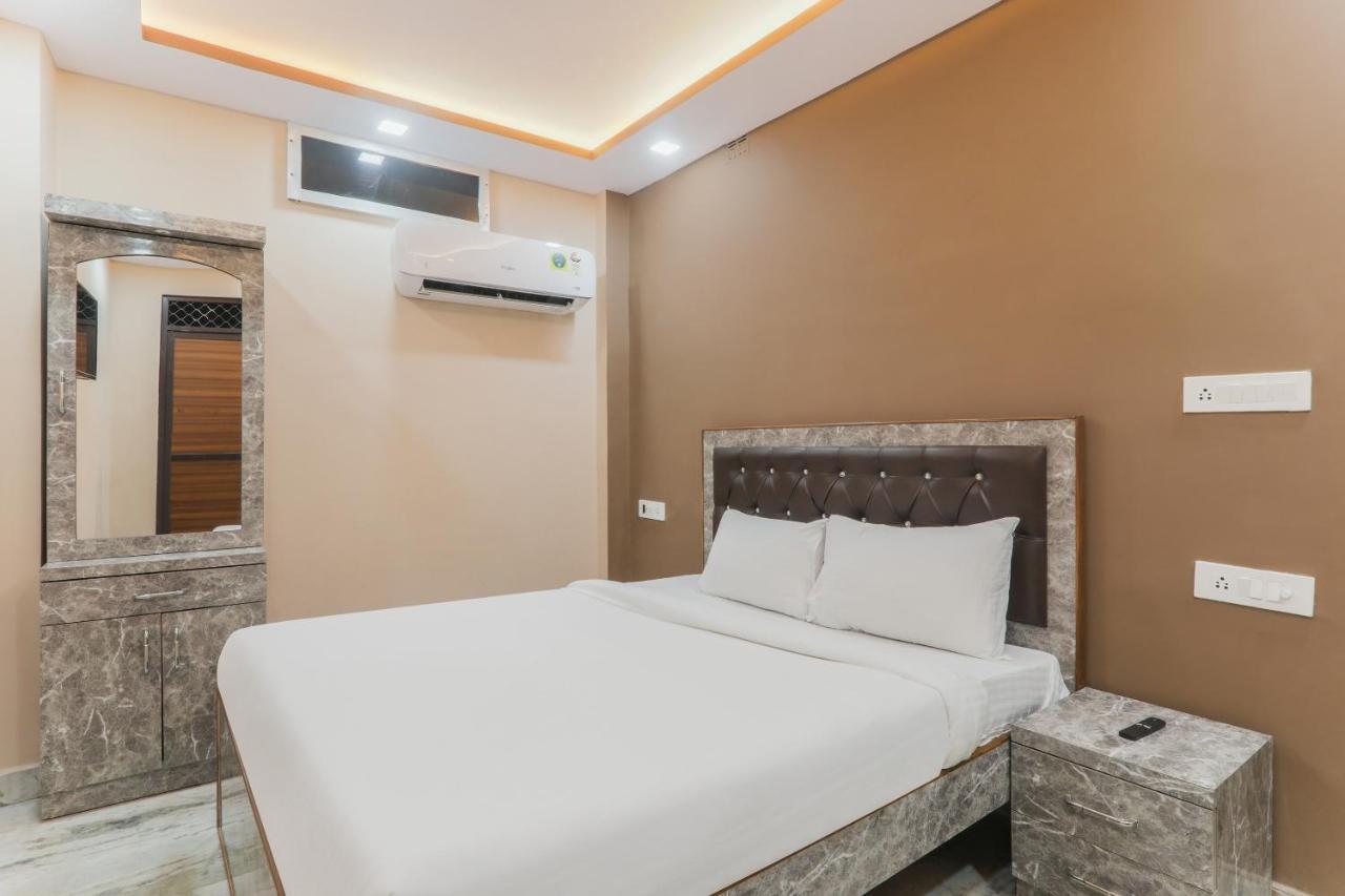 Oyo Tripureswari Guest House ปูรี ภายนอก รูปภาพ